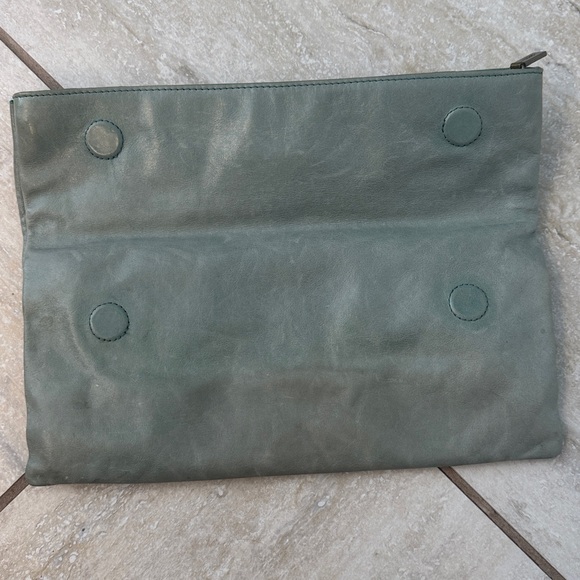 Hobo bow leather fold over clutch - Picture 5 of 15